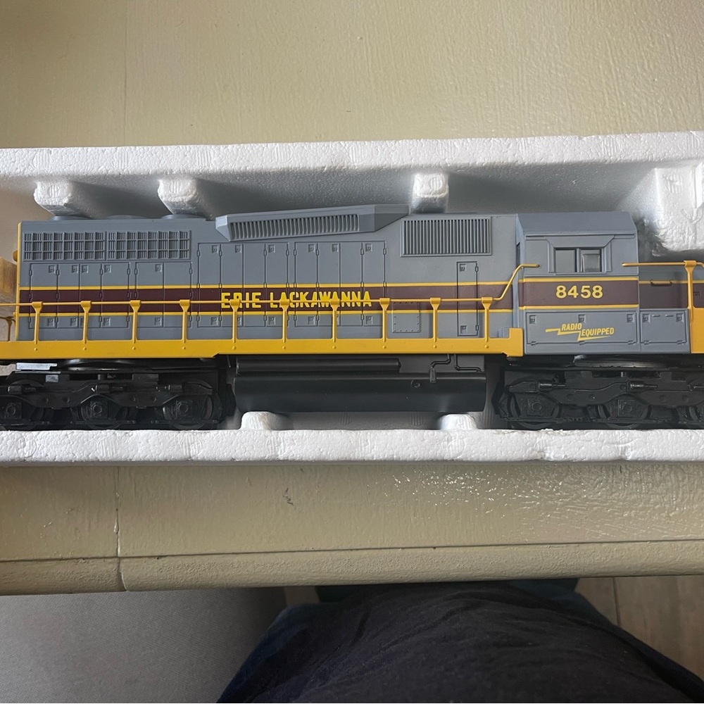 Lionel Erie Lackawanna SD-40 Electric Engine.